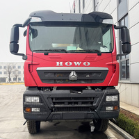 Camion-grue HOWO 8x4 de 25 tonnes avec moteur Weichai, pompe hydraulique et boîte de vitesses, flèche télescopique droite