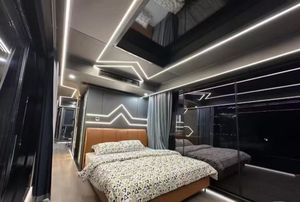 Conteneur de type pod pour vaisseau spatial avec structure en acier et panneau sandwich, étanche, à énergie solaire, écologique, avec chambre et toilettes - Product Image 4