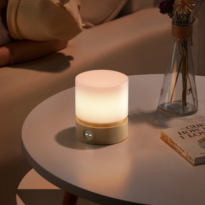 Lampada Notturna per Cameretta Effetto Legno, Lampada da Comodino Touch, Lampada Portatile per Allattamento, Dimmerabile a Regolazione Continua - Product Image 3