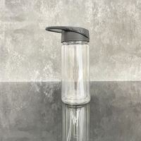 Gobelet en plastique pour enfants de 10 oz avec globe à neige pré-percé, et tasse à bec de 15 oz incassable, durable, moderne, à double paroi et aux couleurs ombrées, disponible depuis notre entrepôt aux États-Unis.