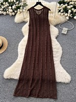 Maßgeschneidertes Damen-Maxikleid in Dunkelbraun mit Häkelmuster - Durchbrochenes Strickkleid, Lässiges Sommer-Strandkleid für den Urlaub