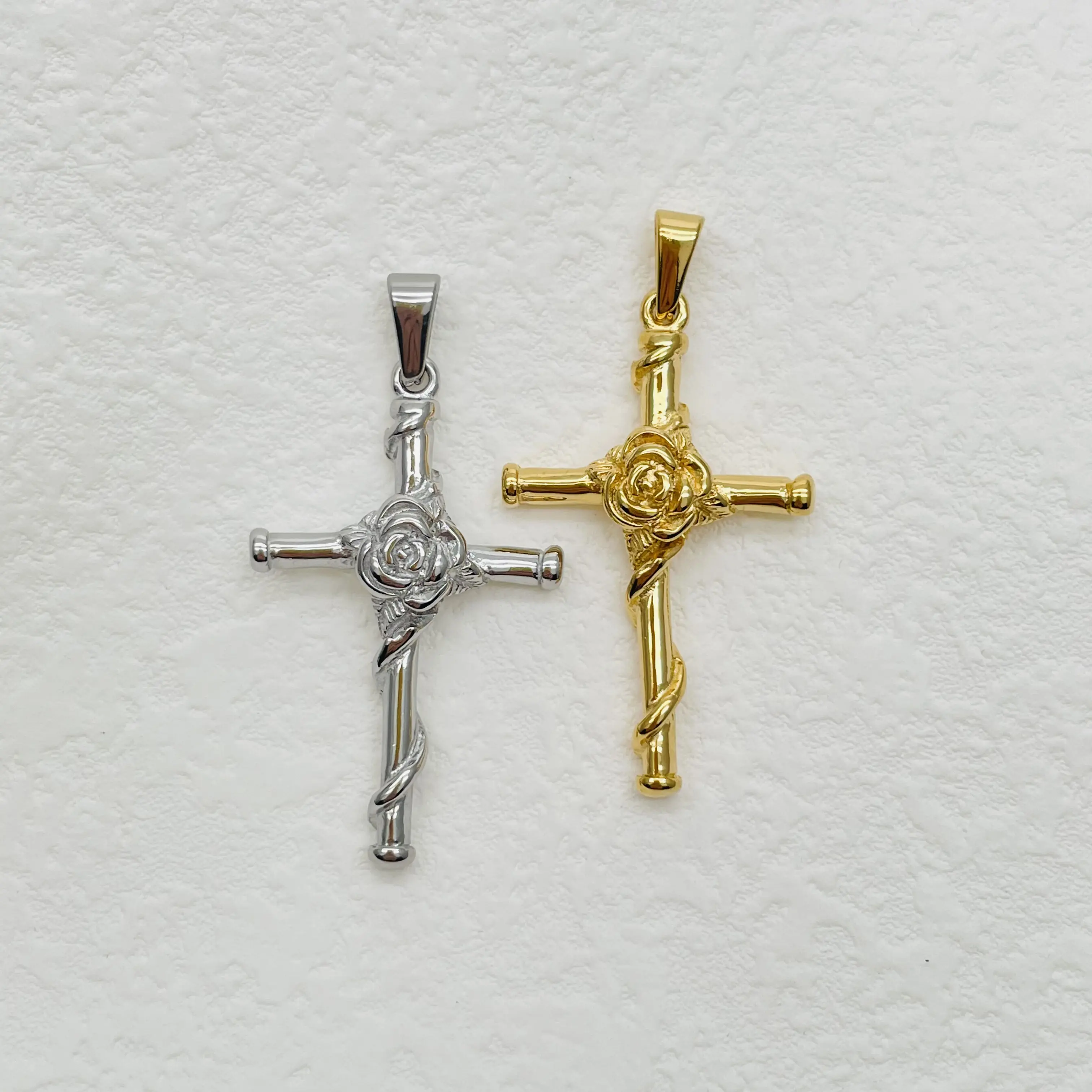 Costume Accessories Fashion Design Stainless Steel Men Jewelry Crystal Diamond Gold Cross Pendant