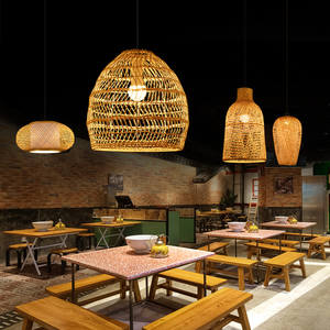 Luminaire suspendu artisanal en rotin tressé, style d'Asie du Sud-Est, pour salons/salles à manger - Product Image 4