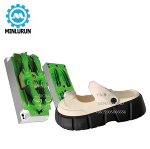 شباشب شاطئ صيفية من مادة EVA مضادة للانزلاق بتصميم بسيط بلون واحد مع طباعة حروف وزخرفة دب لطيف - Product Image 3