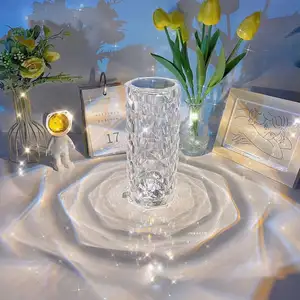 Dokunmatik kontrol kristal akrilik modern masa lambası gül kristal lamba şarj edilebilir RGB renk değiştiren kristal masa lambası