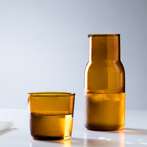 <span class=keywords><strong>Carafe</strong></span> et verre à boire de 520 ml en verre borosilicate coloré de qualité alimentaire, résistant à la chaleur et au froid, avec couvercle, pour la table de chevet - Product Image 2