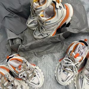 Chaussures de course décontractées de luxe pour hommes en cuir véritable à lacets avec LED, tendance mode, dotées de fonctions de massage et antichoc - Product Image 6