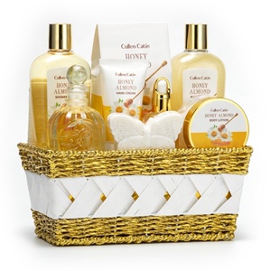 Ensemble cadeau <span class=keywords><strong>femme</strong></span> blanc laiteux jaune ensemble de bain gel douche <span class=keywords><strong>barre</strong></span> de savon et lotion pour le corps éclaircir la couleur de la peau inégale - Product Image 3