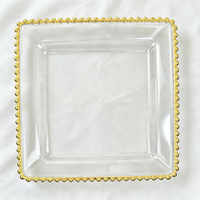 Assiette de présentation carrée dorée ajourée style vintage avec bord festonné, en plastique, pour mariage et banquet, sous-assiette décorative de table, vente en gros