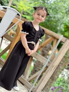 Großhandel Kleinkind Mädchen Kleidungsset Puffärmel Spitzenoberteil + Lässige Schlaghose 2-teiliges Outfit Kleidungsset - Product Image 4