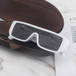 Gafas de Sol con Cabeza de Leopardo Estilo Europeo, Unisex, Montura Cuadrada, Lentes de PC con Protección UV400, Accesorio de Moda para Senderismo - Product Image 3