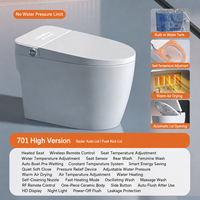WC intelligent monobloc avec chasse automatique, siège chauffant et réservoir intégré pour salle de bain moderne