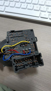 Commutateur de colonne de direction QSF pour Renault <span class=keywords><strong>Dacia</strong></span> Dokker Lodgy <span class=keywords><strong>Logan</strong></span> Sandero 8201167988 681726046R - Product Image 3