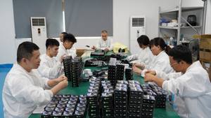 Adaptateur CarPlay sans fil mini USB 2 en 1, prise argentée, plug-and-play, dongle CarPlay filaire vers CarPlay sans fil - Product Image 3