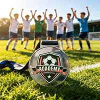 Médaille de sport en émail personnalisable, fabriquée en usine, médaille de récompense en métal pour le football avec logo personnalisé pour les ligues jeunes.