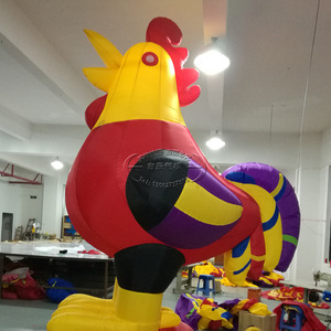 Modelo Inflable de Gallo de Dibujos Animados de 6-8 Pies Multicolor para Publicidad de Año Nuevo - Product Image 1