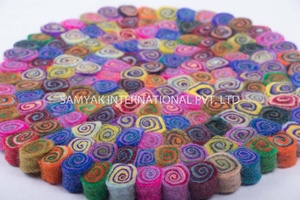 Posavasos y alfombras de fieltro más vendidos, adornos hechos a mano de lana merino para decoraciones de mesa - Product Image 5