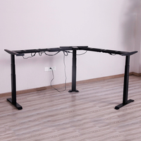 Poste de travail de luxe exécutif moderne, bureau électrique en L à trois moteurs avec cadre métallique, réglable en hauteur (assis-debout)