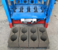Petite Machine à Briques en Béton à Bloc Creux et Vibrante à Diesel pour Sols, Prix au Japon, Adaptée à l'Australie