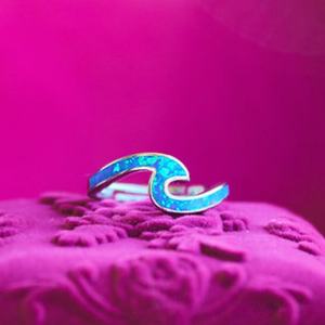 Anillo de Compromiso de Lujo con Incrustaciones de Circonita Cúbica Corte Marquesa para Mujer, Chapado en Oro, Anillo de Moda con Diseño de Protagonista de Animación - Product Image 3