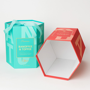 Foglio di oro rosa personalizzato che timbra esagonale pieghevole scatola di carta rigida cieca imballaggio con nastro colorato - Product Image 3