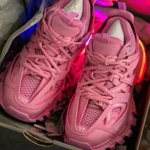 Chaussures de sport de créateur Track 3.0 de qualité supérieure 2026 avec lumière LED, chaussures de course et de marche LED de style créateur - Product Image 1