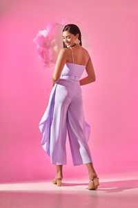 Conjunto de Dos Piezas para Mujer con Top con Detalle de Lazo y Pantalones Cruzados, Atuendo Elegante con Diseño Moderno y Cómodo - Product Image 5