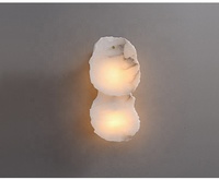 Applique murale verticale de luxe en albâtre à 3 lumières, lampe murale en marbre naturel pour la décoration intérieure de villas et d'hôtels