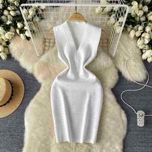Nouvelle Robe Midi Élégante d'Été pour Femme, Col en V, Coupe Ajustée, Sans Manches, Style Empire, en Dentelle, Noir et Blanc - Product Image 1