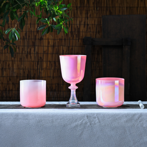 Ensemble de bols chantants et de calices en cristal de quartz couleur rêve 440Hz/432Hz Success, pour la sonothérapie et l'alchimie sonore - Product Image 5