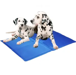 Tappetino autoraffreddante per tappetino in gel di ghiaccio per animali domestici di vendita caldo per animali domestici tappetino per animali domestici freddo in gel per cani