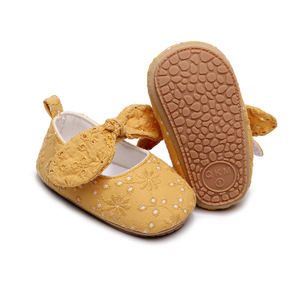 รองเท้าเด็กหัดเดินแบบมีโบว์กันลื่น รองเท้าเด็กอ่อน รองเท้าเด็กหัดเดิน ผ้าฝ้ายปักลายสัมผัสนุ่ม - Product Image 5