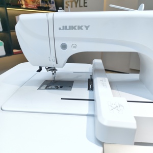 Machine à broder informatisée domestique JUKKY ES7 avec grande zone de broderie 380*200, écran LCD 7 pouces, motif personnalisé commercial avec USB - Product Image 2