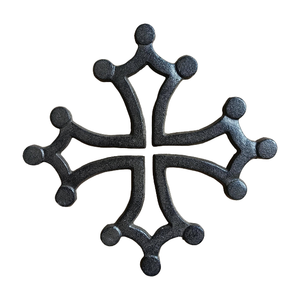 Trivet en fonte rouge de style français fait à <span class=keywords><strong>la</strong></span> main en gros, <span class=keywords><strong>Occitane</strong></span>, 24 cm - Product Image 3