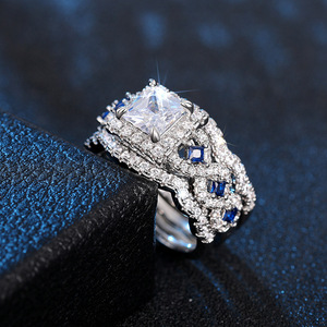 Ensemble de trois bagues en zircon carré de luxe pour femmes, bijoux élégants à plusieurs couches, tendance - Product Image 5