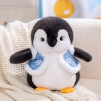 Peluche pingouin d'hiver adorable avec quatre tenues festives et différentes tailles, idéale pour la décoration intérieure, les câlins quotidiens et les cadeaux de Noël chaleureux
