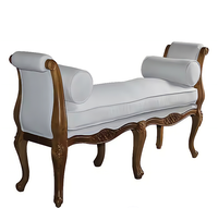Fauteuil ottoman moderne de luxe et long banc style antique pour chambre à coucher appartement hôtel ou ferme