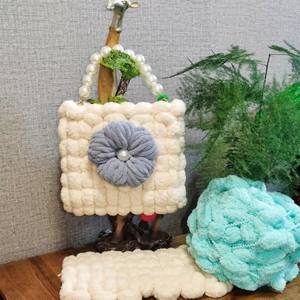 Sac en PVC à faire soi-même <span class=keywords><strong>pour</strong></span> l'automne, en forme d'ours, avec un matériau de tricot en laine diagonale, une boule de fleurs en peluche et une fonction <span class=keywords><strong>invisible</strong></span> de tremolo, en <span class=keywords><strong>maille</strong></span> plastique - Product Image 2