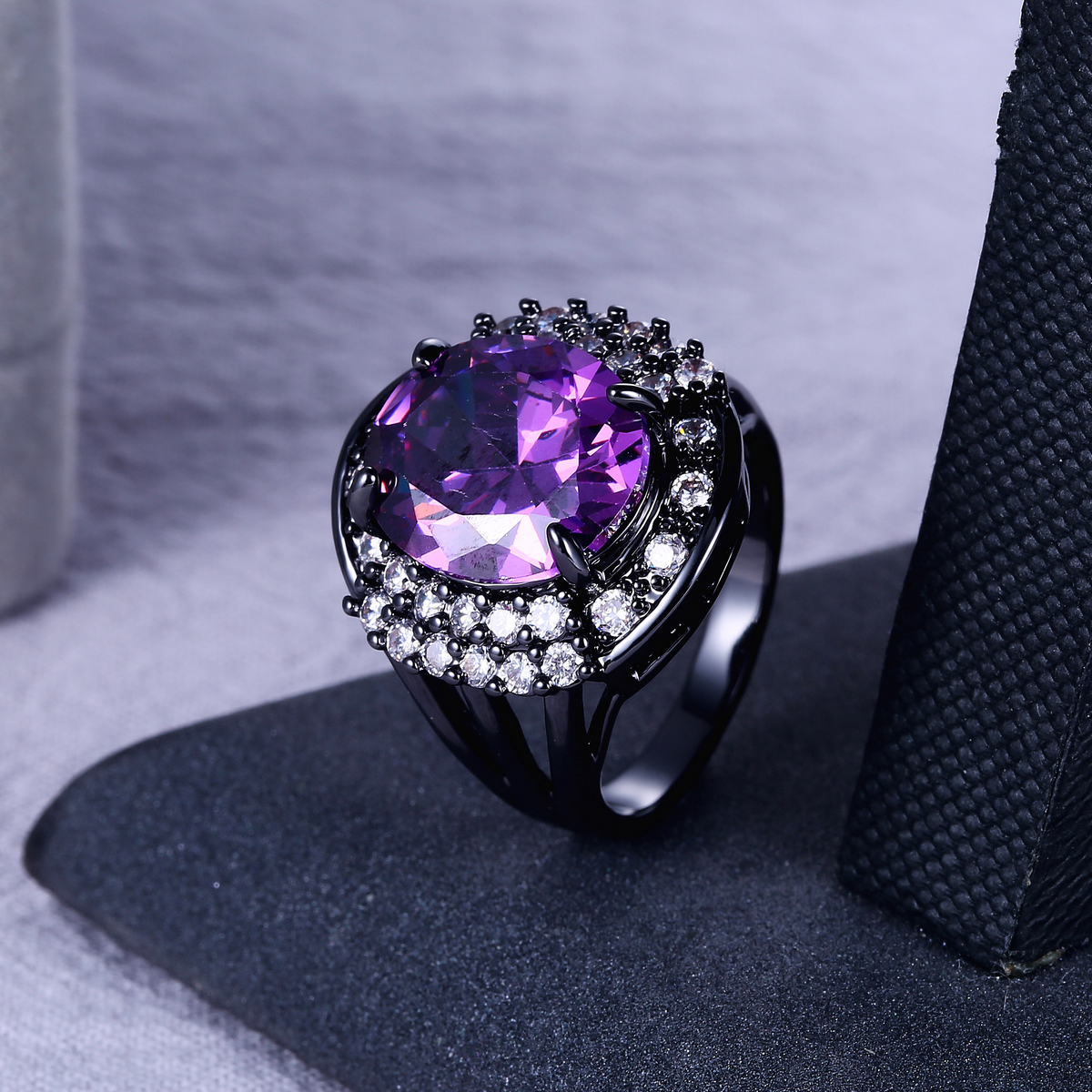 penisring diamant Goldener Penisring Mit Diamant. Cartoon Vorschlag Hochzeit Schmuck  Valentinstag Hochzeit Konzept. Vektordesign Vektor Abbildung main image 1