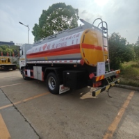 Camión Cisterna Dongfeng D3S 4*2, Camión Cisterna de Combustible de 13-15.5 CBM, Camión Cisterna de Transporte de Gasolina y Diésel Euro 6