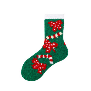 Nouvelles chaussettes de Noël automne-<span class=keywords><strong>hiver</strong></span> 2026, mignonnes, colorées, rayées, en polaire corail, avec logo sur le revers, taille unique, pour femmes, décontractées, vente en gros - Product Image 5