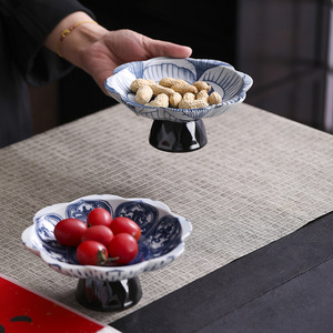 Plato de cerámica azul y blanco con forma de loto, plato de porcelana para refrigerios, para fiestas de té, decoración para mesa de café en la sala de estar. - Product Image 2