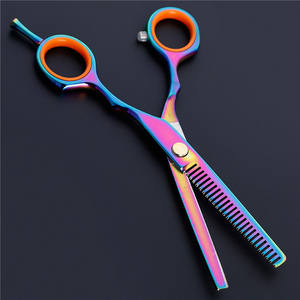 Tijeras de peluquería personalizables de 5.5 pulgadas, planas y de entresacar, de acero inoxidable 440C, para diestros, uso estético - Product Image 2