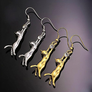 Orecchini pendenti a forma di gatto per donne e ragazze, gioielli alla moda per tutti i giorni - Product Image 1