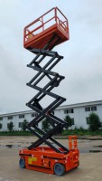 Plateforme élévatrice à ciseaux électrique autopropulsée, hauteur de travail 6,5 m