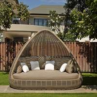 Offre Spéciale lit d'extérieur en rotin de jour pour salon d'extérieur coussins de canapé Patio Garden Rattan Cocoon Lounge Bed