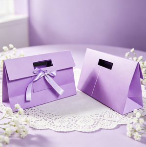 Bolsa de Papel Plegable Color Lavanda con Logotipo Personalizado, Lazo de Cinta, Asa Recortada y Tapa Abatible, Bolsa de Regalo para Ropa y Pequeños Obsequios - Product Image 2