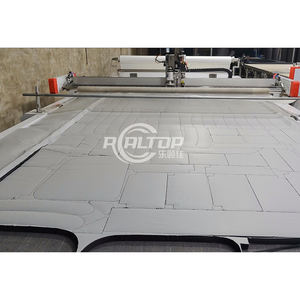 เครื่องตัดผ้าอัตโนมัติหลายชั้น Realtop แบบ Flatbed CNC พร้อมมอเตอร์ปั๊มและใบมีดตรง - Product Image 6