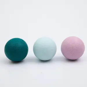 ลูกบอลนวดกล้ามเนื้อสีม่วงผิวหยาบมีให้เลือกหลายสีสำหรับฟิตเนส