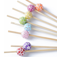 Brochette perlée créative pour les pics de fruits en bambou de fête avec des bâtons de cocktail fantaisie de football en plastique coloré